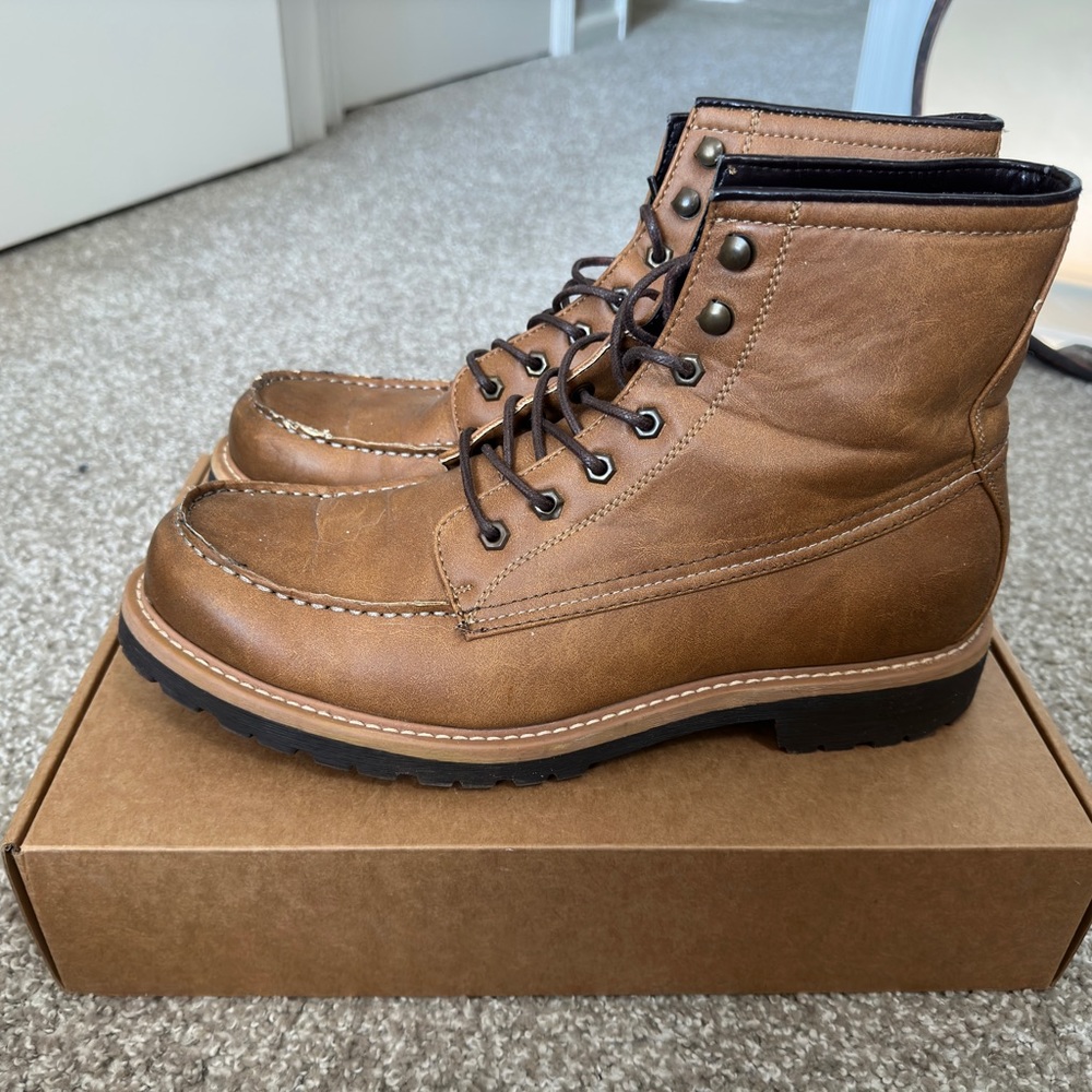 Men’s Mossimo brown lace up boots size 13